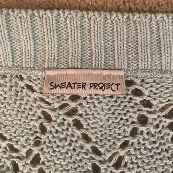 Women’s Mint Sweater with Silver Thread Throughout - Picture 3 of 6